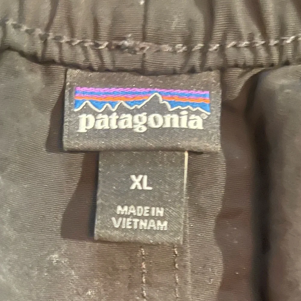 Patagonia Women's Black Shorts Size XL - Picture 3 of 4